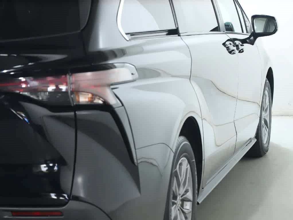 Certified 2026 Toyota Sienna LE AWD/4WD image 44