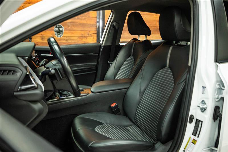 Used 2023 Toyota Camry SE w/ Convenience Package FWD image 9