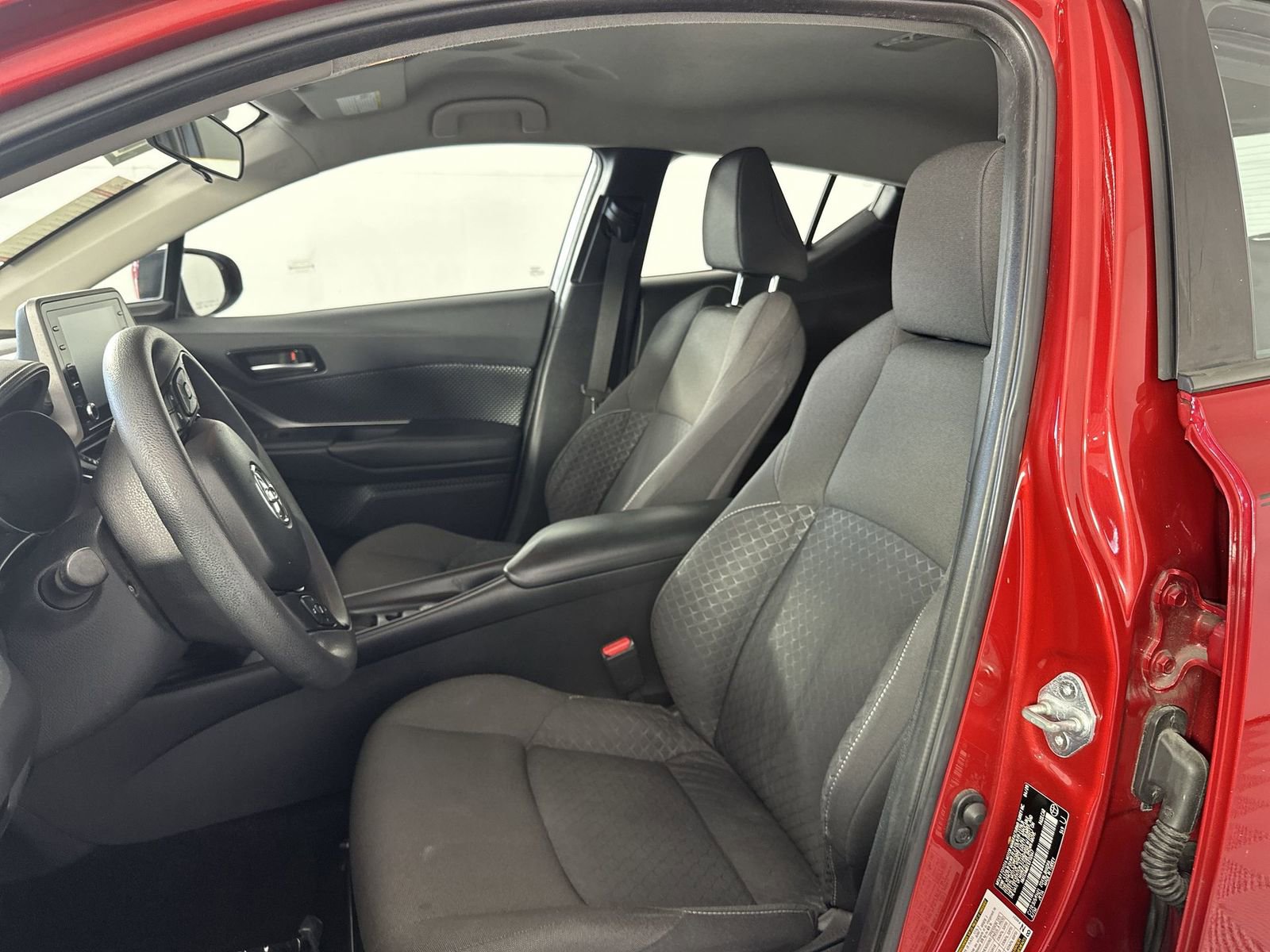 Used 2020 Toyota C-HR LE FWD image 11