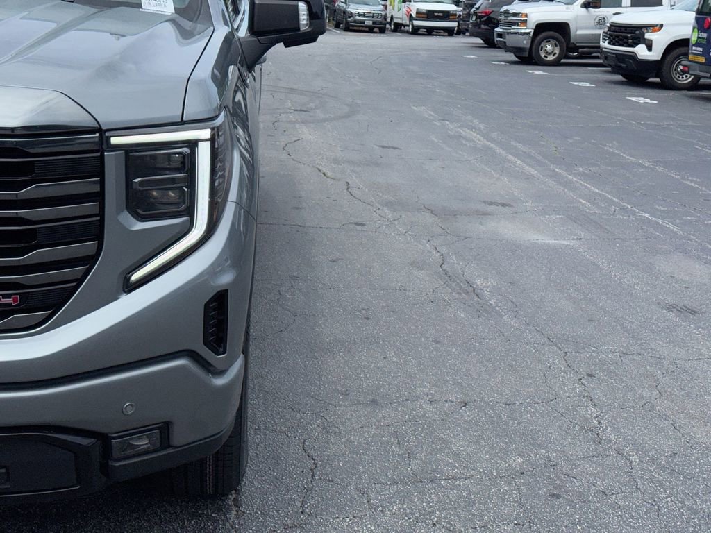 Used 2023 GMC Sierra 1500 AT4 w/ AT4 Premium Package AWD/4WD image 10