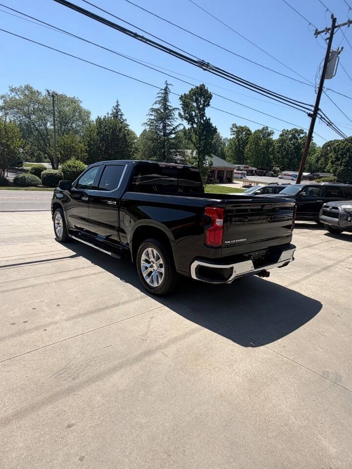 Used 2019 Chevrolet Silverado 1500 LTZ w/ LTZ Premium Package AWD/4WD image 3