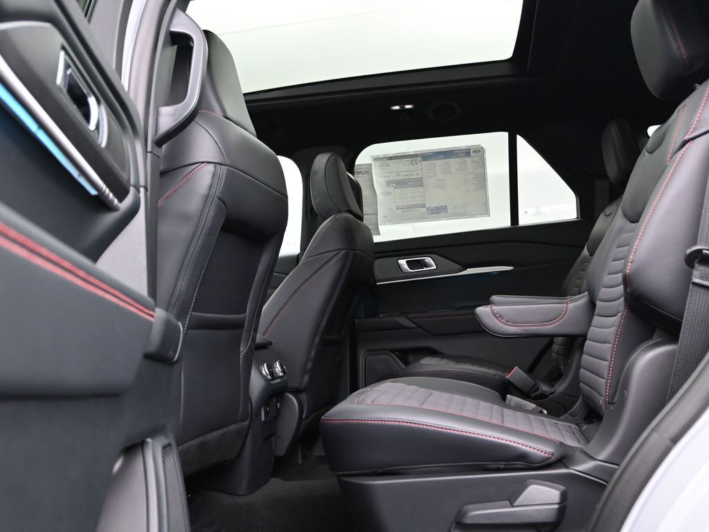 New 2026 Ford Explorer ST-Line w/ ST-Line Street Pack image 24