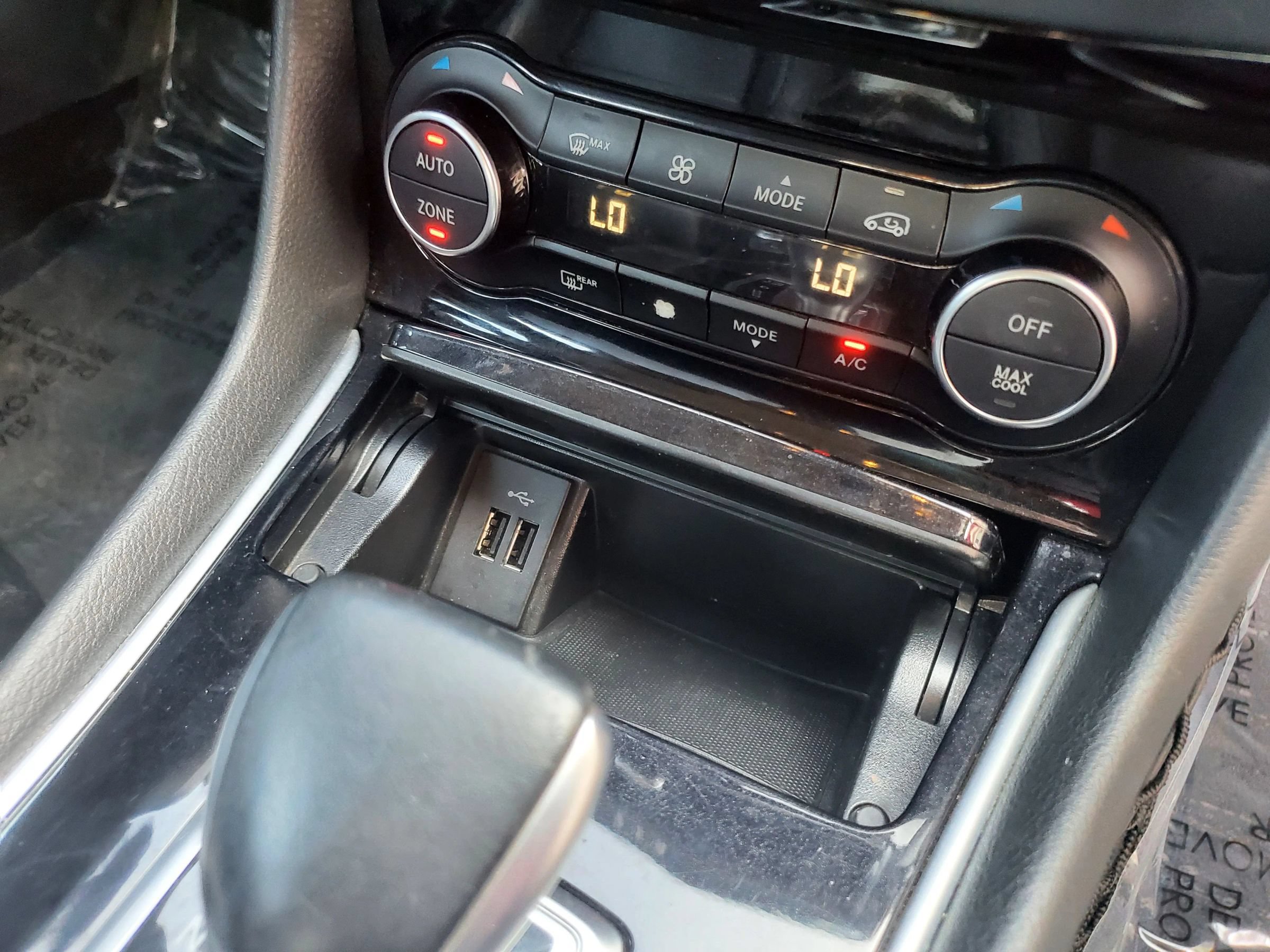Used 2017 INFINITI QX30 AWD image 43