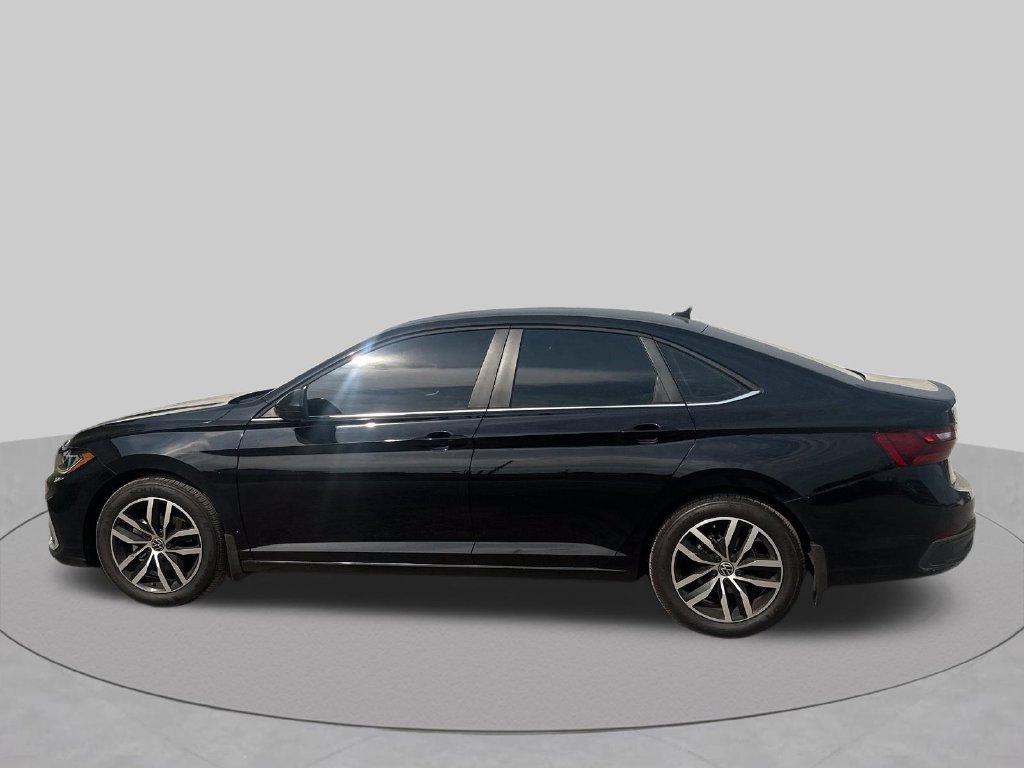 Used 2025 Volkswagen Jetta SE FWD image 31