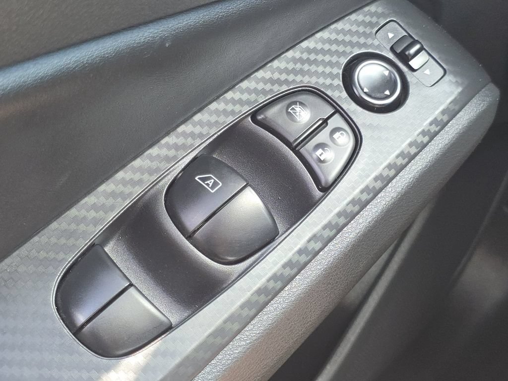 Used 2025 Nissan Altima 2.5 SV FWD image 23
