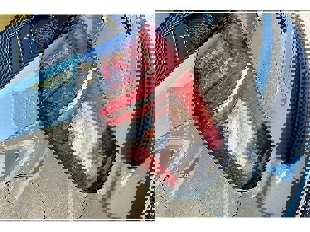 Used 2023 Chevrolet Suburban Premier image 33