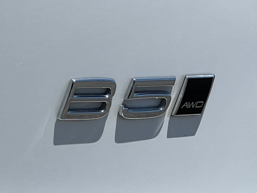 Used 2023 Volvo XC40 B5 Ultimate w/ Climate Package AWD/4WD image 13