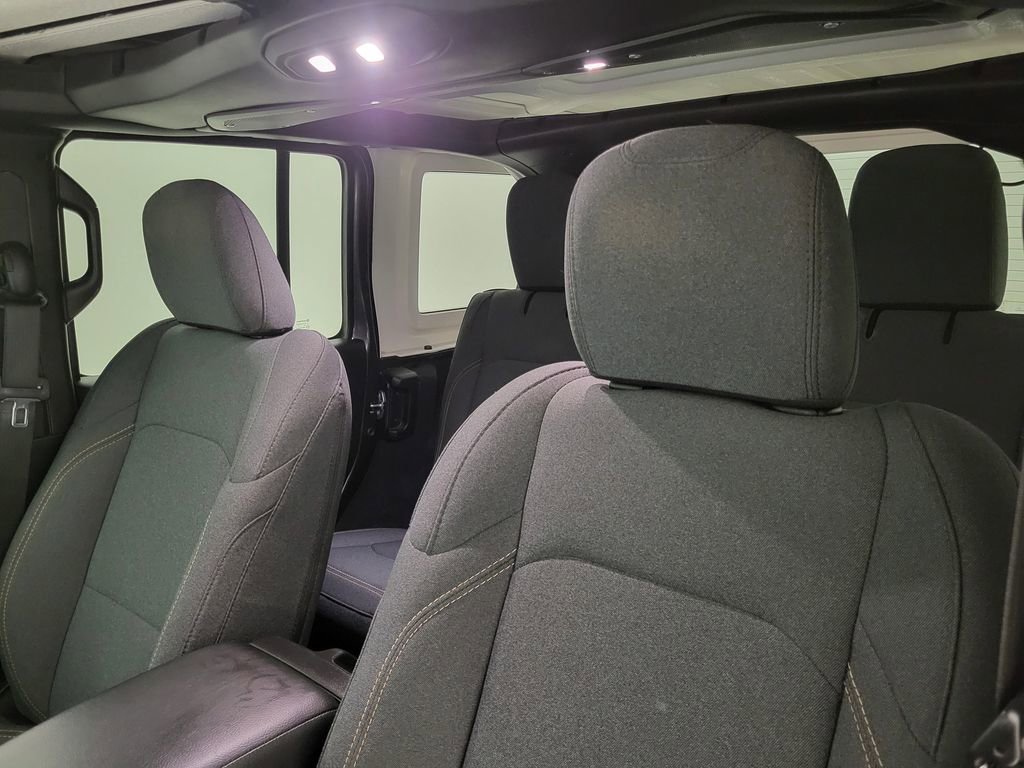 Used 2025 Jeep Wrangler Sport S image 29