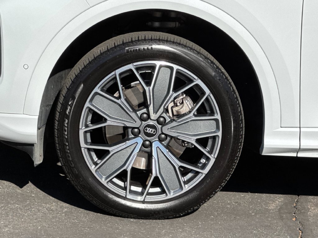 Certified 2025 Audi Q5 Premium Plus w/ Premium Plus AWD/4WD image 37
