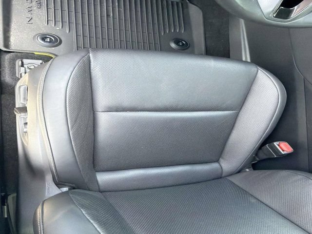 Certified 2025 Toyota Crown AWD/4WD image 9