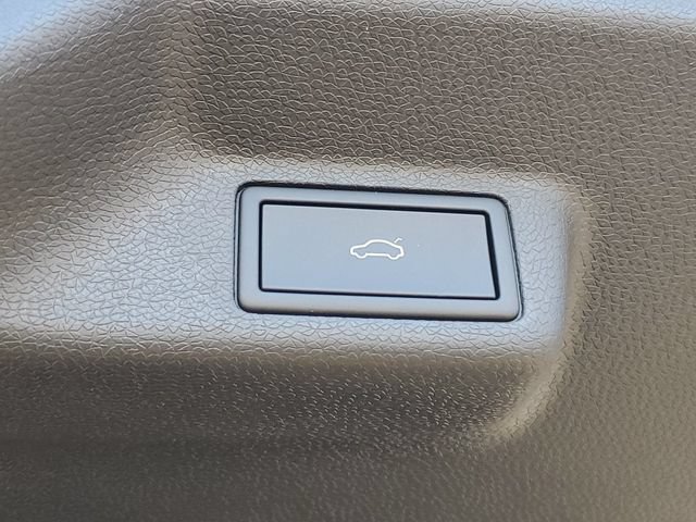 New 2025 Volkswagen ID. Buzz Pro S RWD image 11
