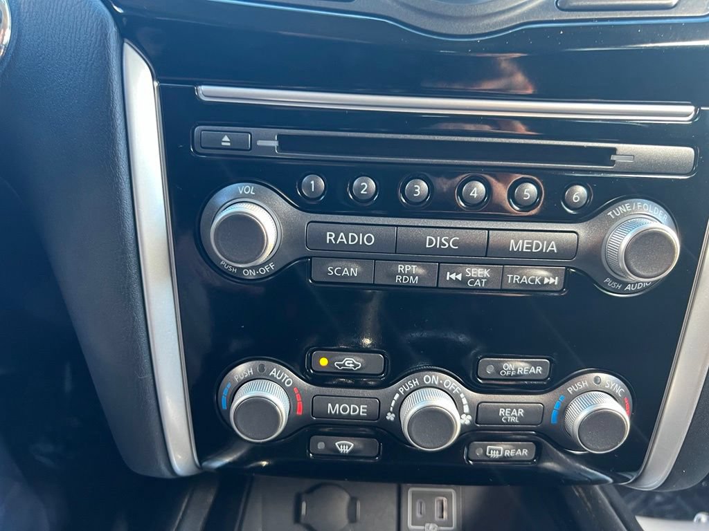 Used 2019 Nissan Pathfinder SV AWD/4WD image 25