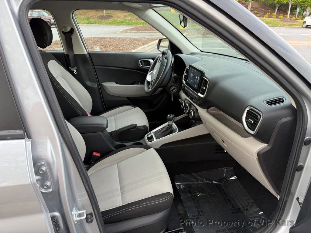 Used 2021 Hyundai Venue SEL image 13