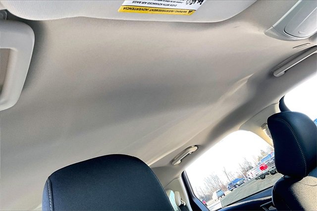 Used 2021 Ford Edge SE image 27