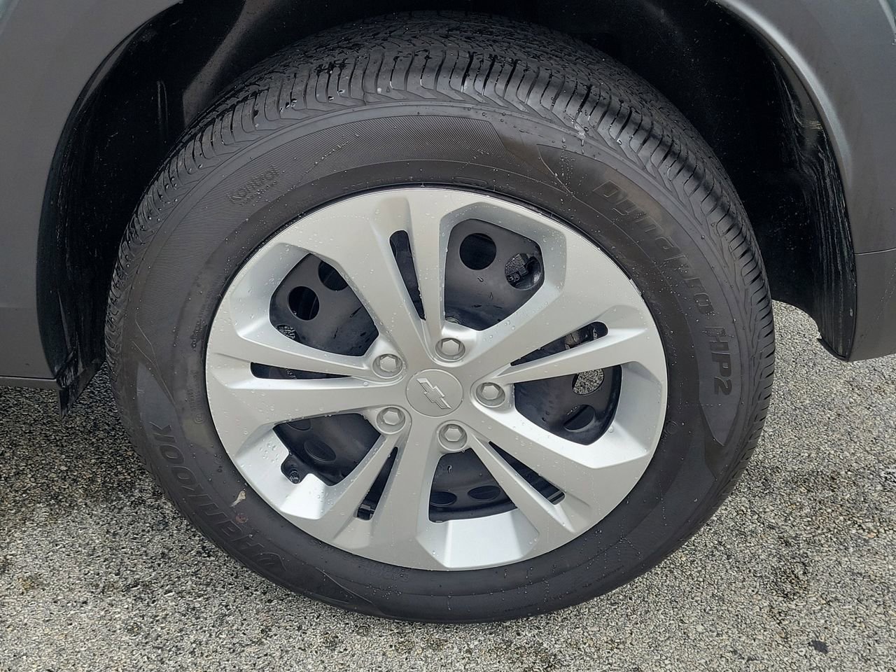 Used 2025 Chevrolet Trax LS image 9