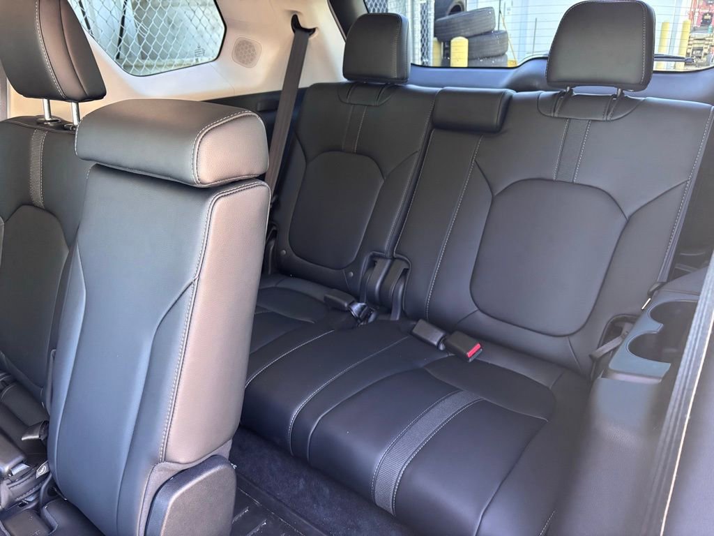 Certified 2025 Honda Pilot Touring image 14