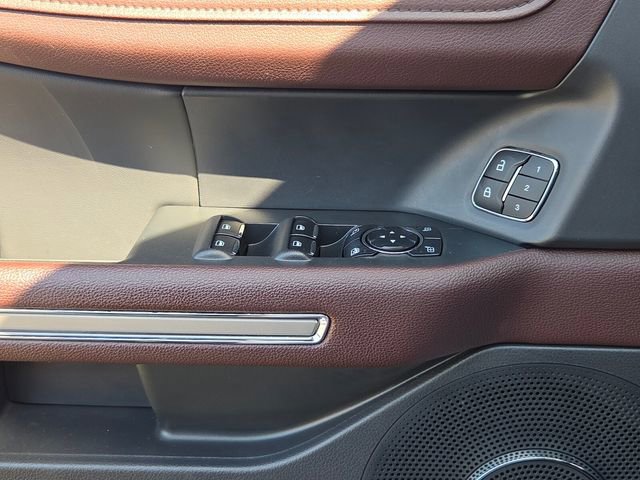 Used 2024 Ford Expedition Limited image 27