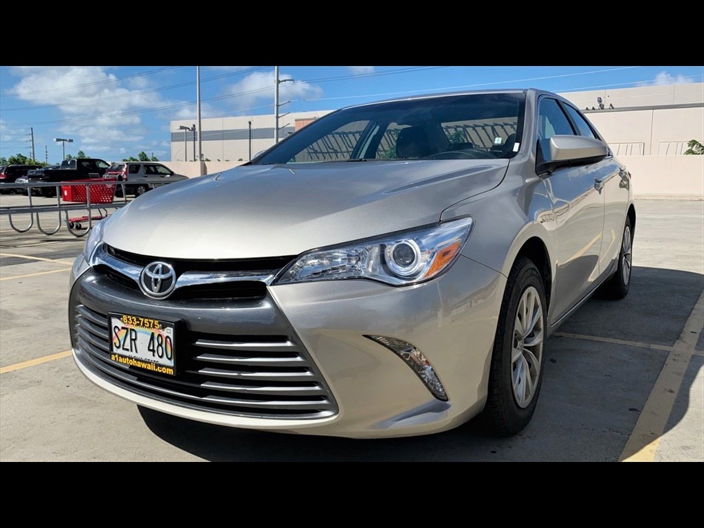 Used 2017 Toyota Camry LE video 1
