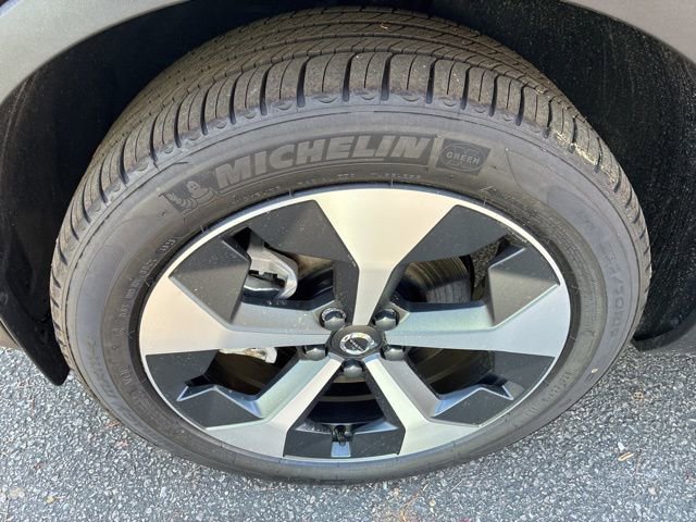 New 2026 Volvo XC40 B5 Plus w/ Protection Package Premier AWD/4WD image 12