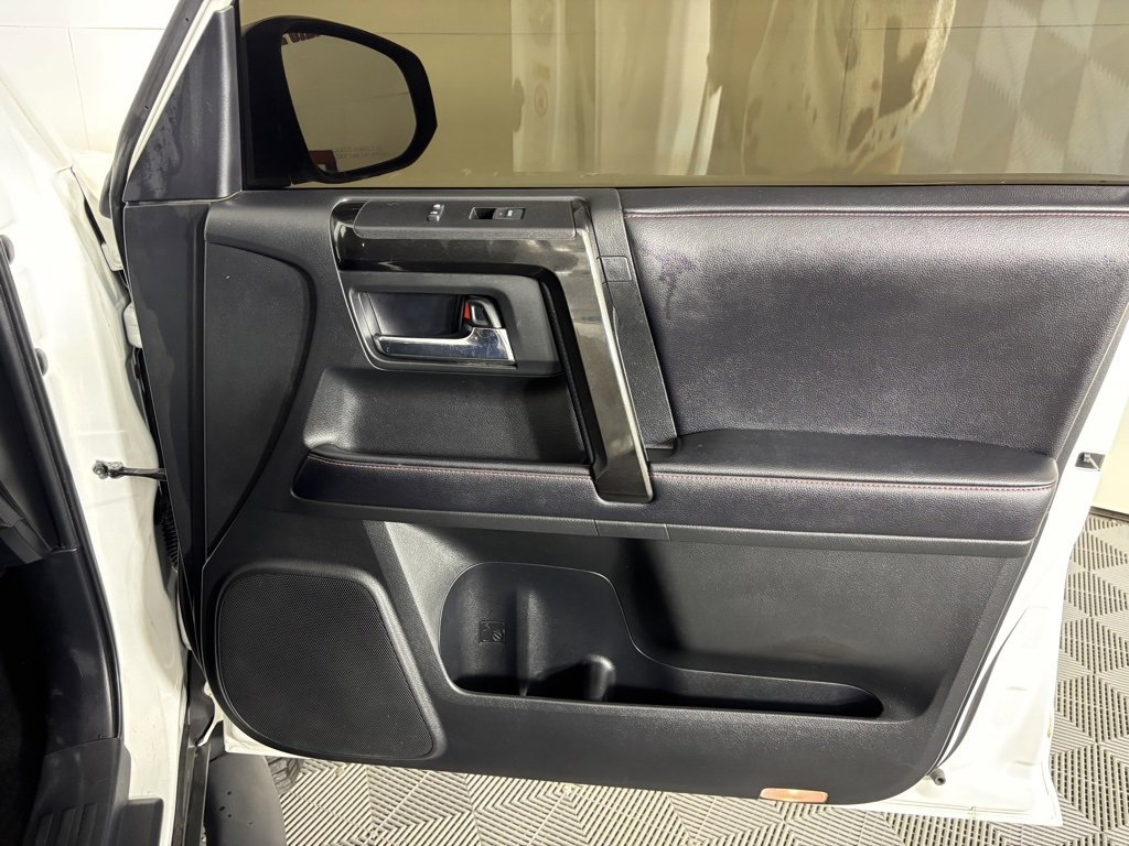 Used 2019 Toyota 4Runner TRD Off-Road image 38