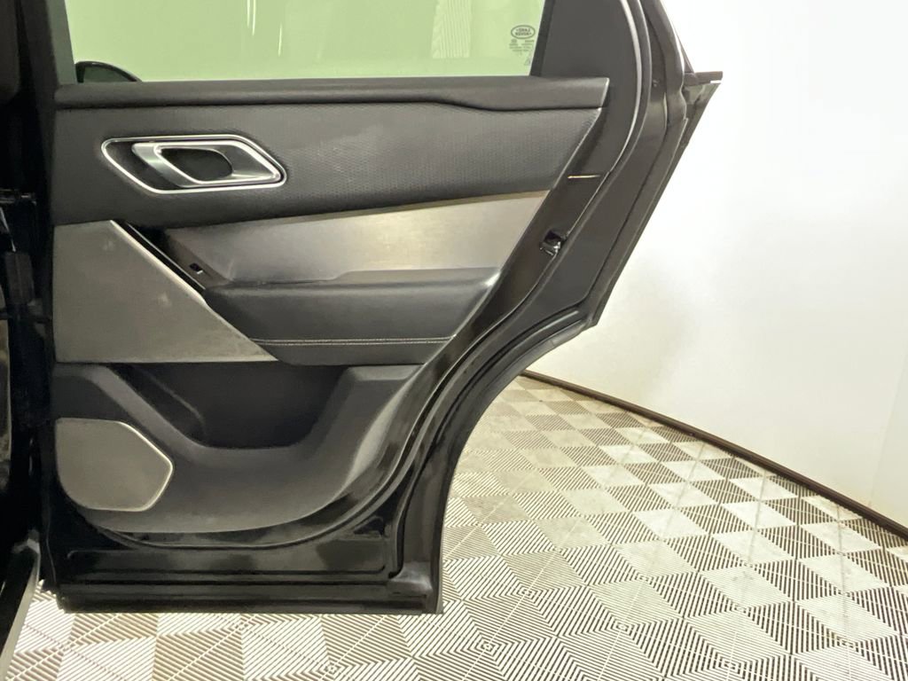 Used 2018 Land Rover Range Rover Velar R-Dynamic SE AWD/4WD image 24