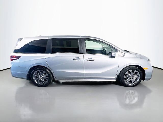 Used 2025 Honda Odyssey Touring image 9