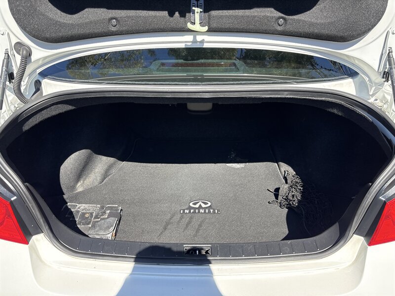 Used 2012 INFINITI G25 Journey RWD image 19