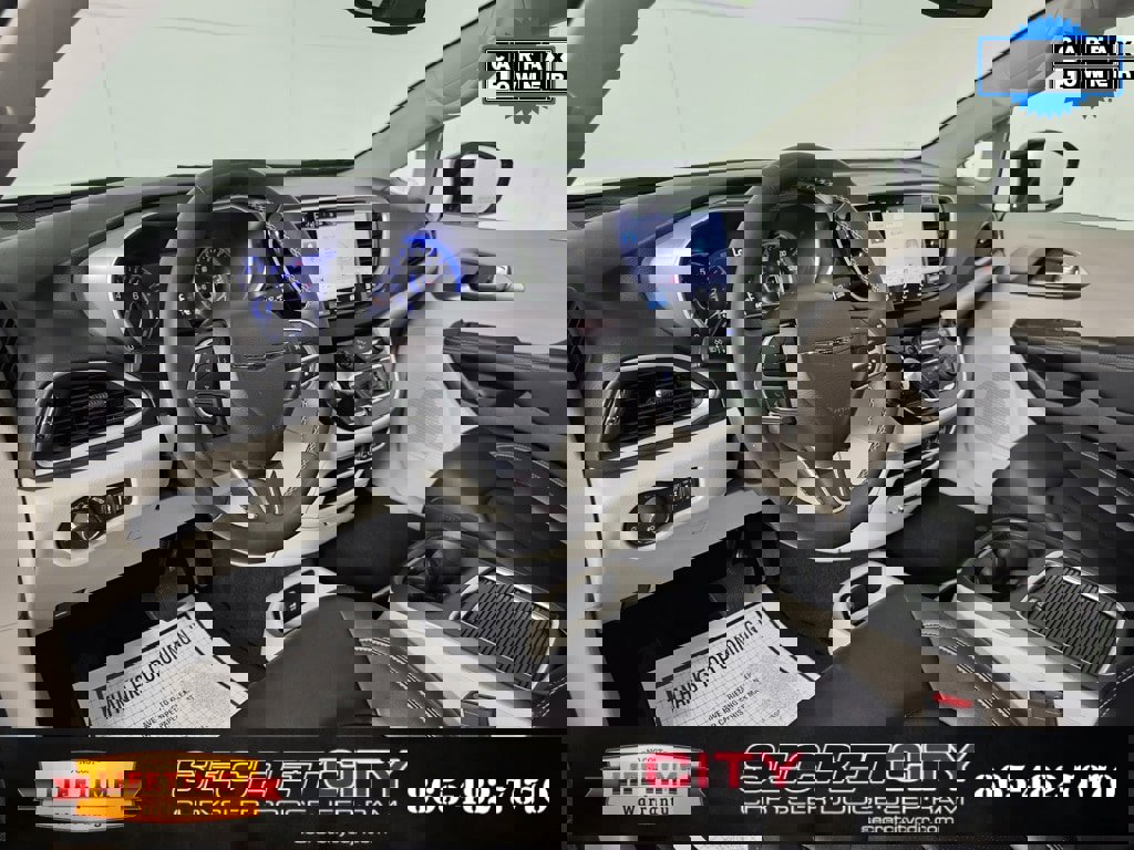 Used 2024 Chrysler Pacifica Touring-L image 11