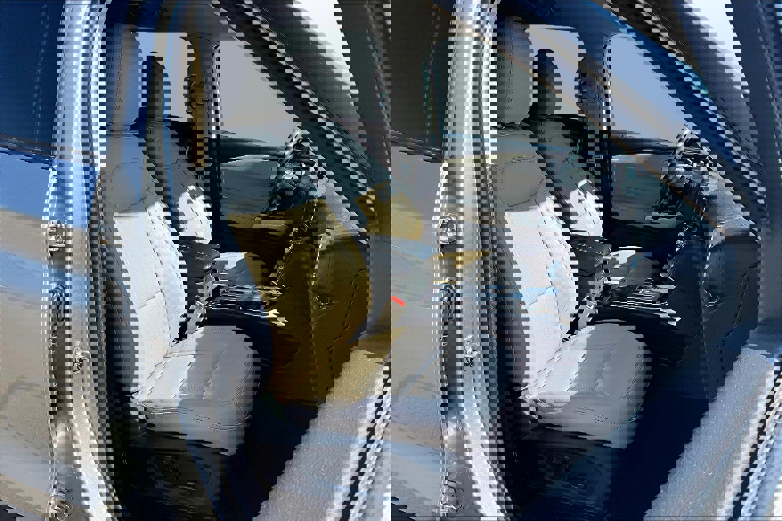 Used 2023 Ford Explorer Limited image 7