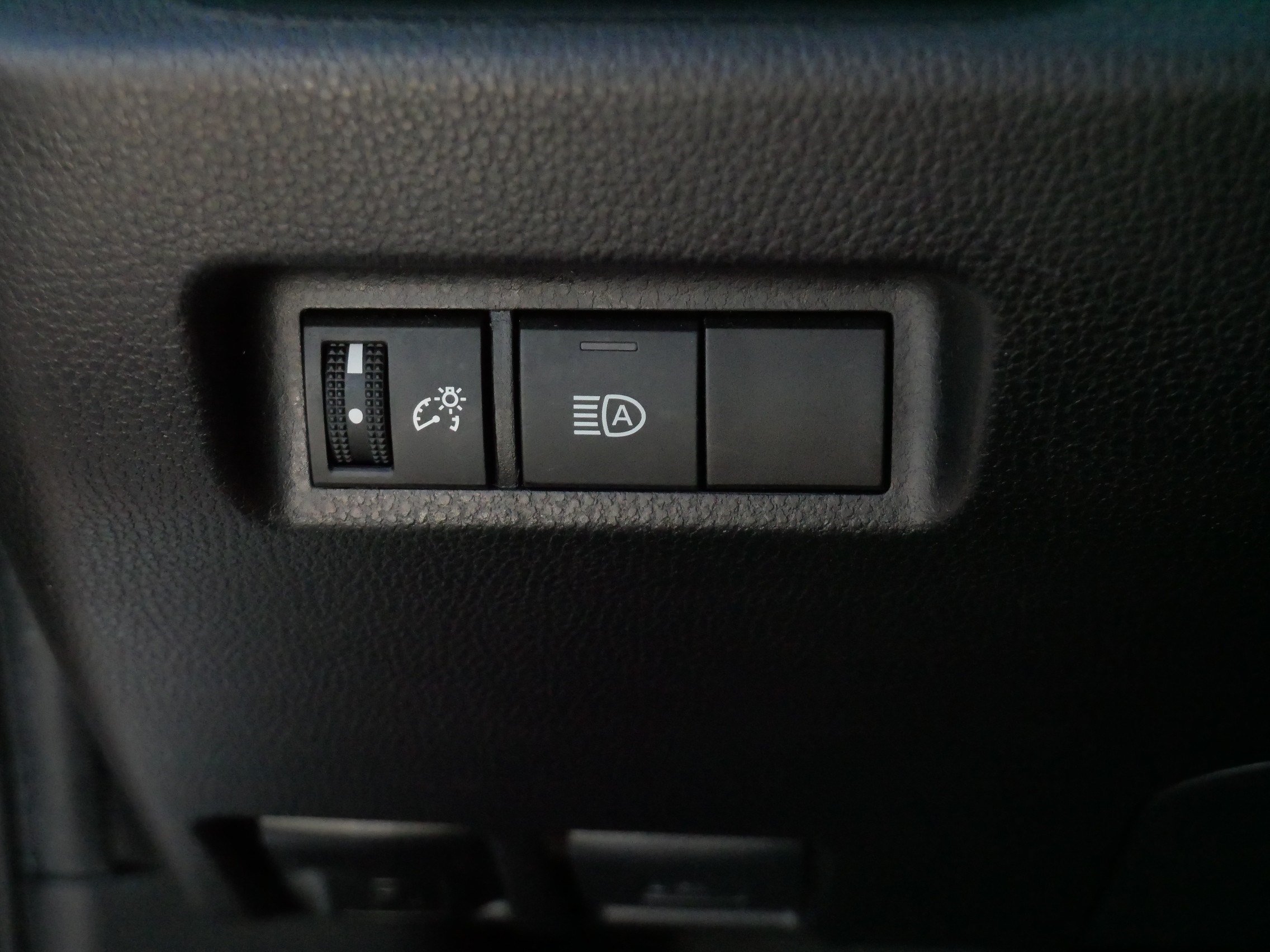 Certified 2025 Toyota RAV4 XLE AWD/4WD image 27