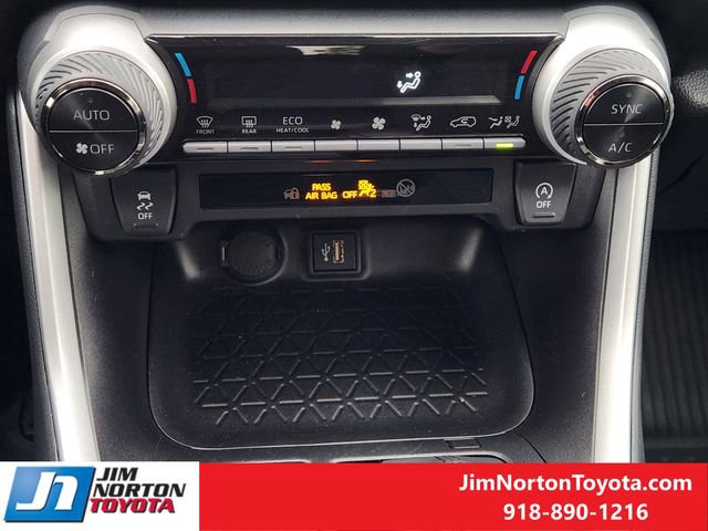 Used 2025 Toyota RAV4 XLE w/ Convenience Package FWD image 21