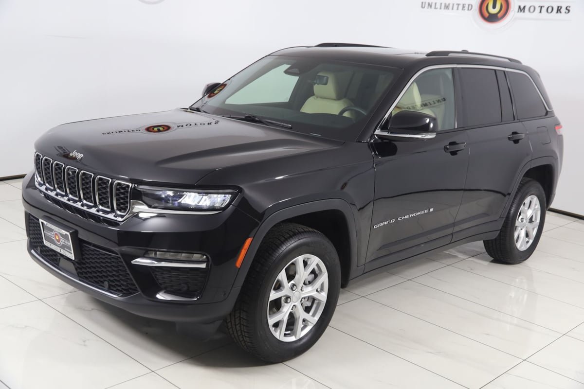 Used 2023 Jeep Grand Cherokee Limited w/ Luxury Tech Group II AWD/4WD image 21