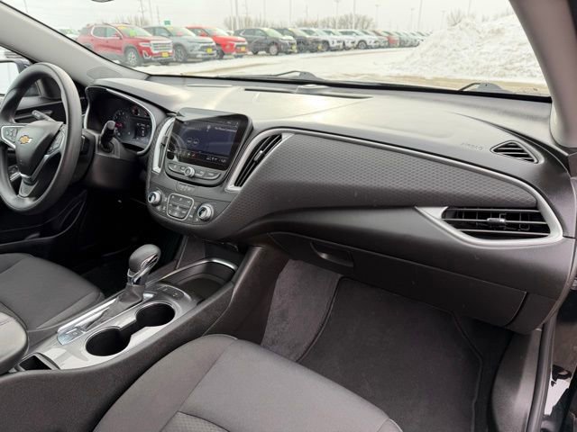 Used 2025 Chevrolet Malibu LT image 14
