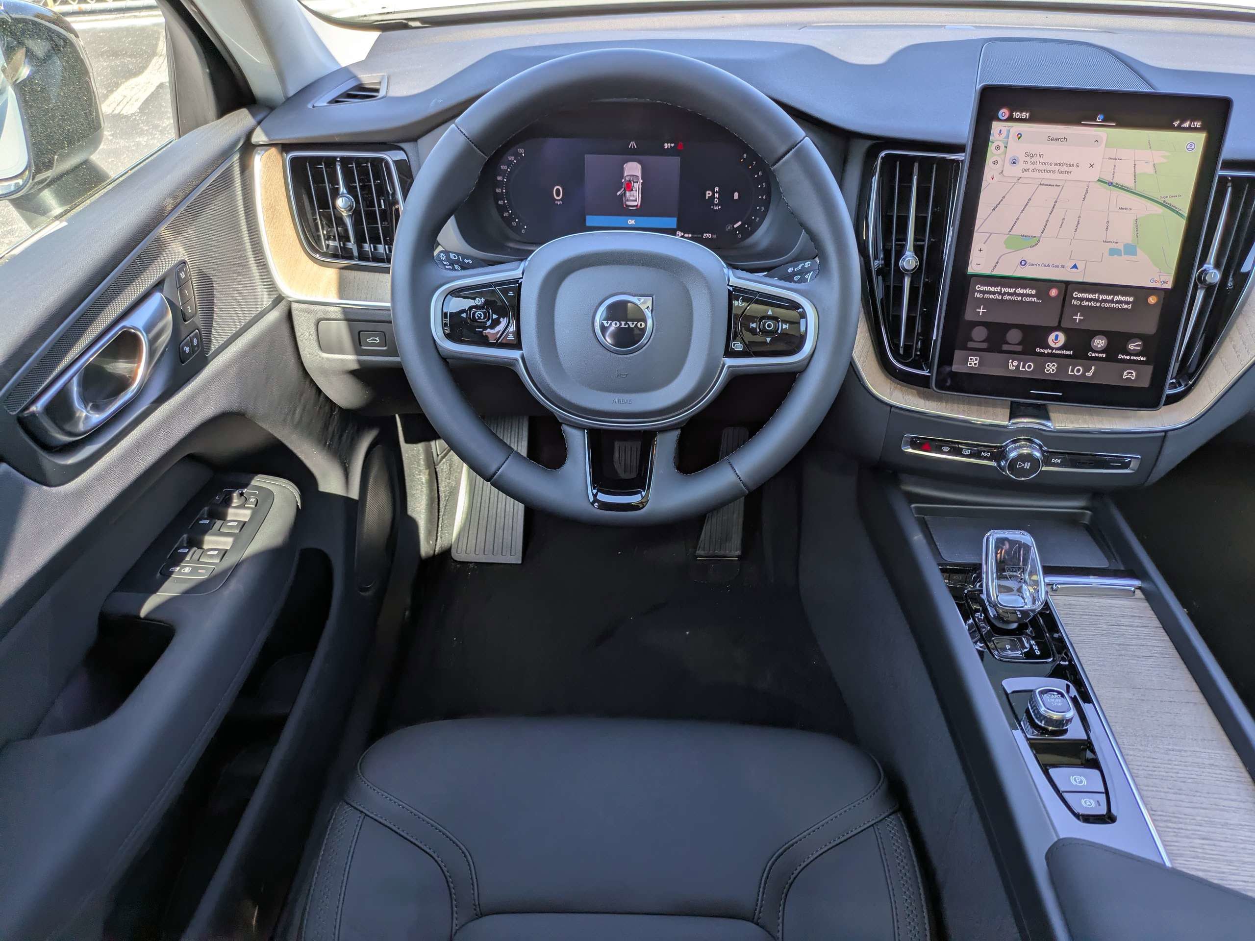 New 2026 Volvo XC60 B5 Plus w/ Protection Package Premier image 17