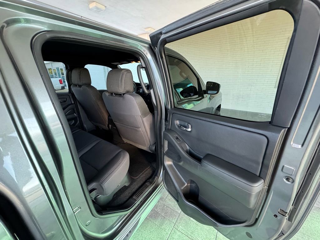 Used 2023 Nissan Frontier SV w/ Midnight Edition Package image 24