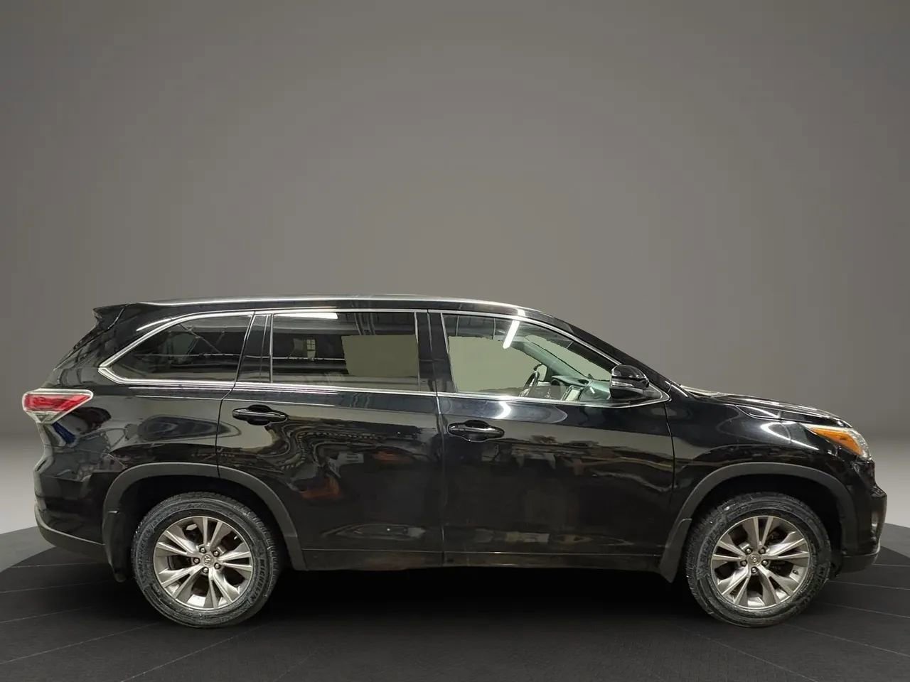 Used 2015 Toyota Highlander XLE image 6