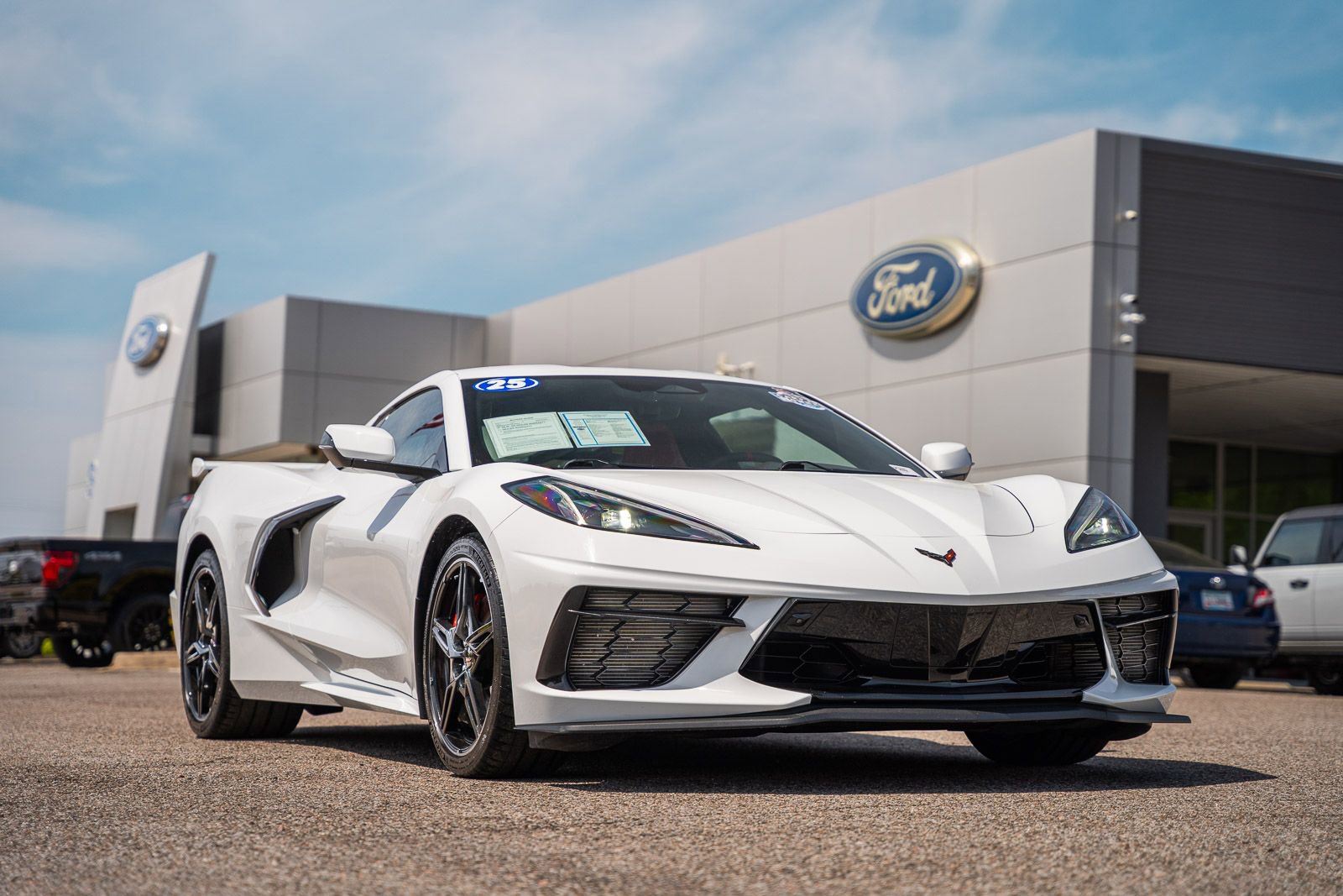 Used 2025 Chevrolet Corvette Stingray Preferred Cpe w/ Z51 Performance Package image 1