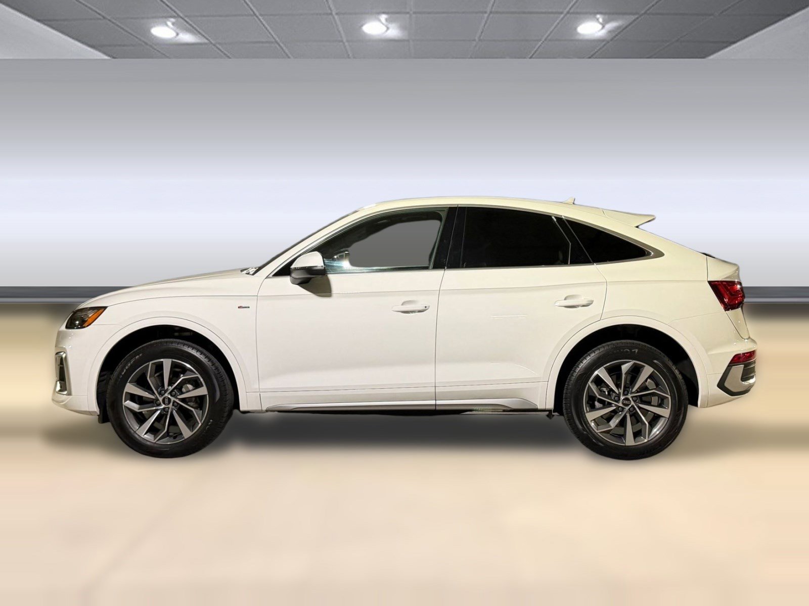 Certified 2023 Audi Q5 2.0T Premium Plus w/ Premium Plus Package image 2
