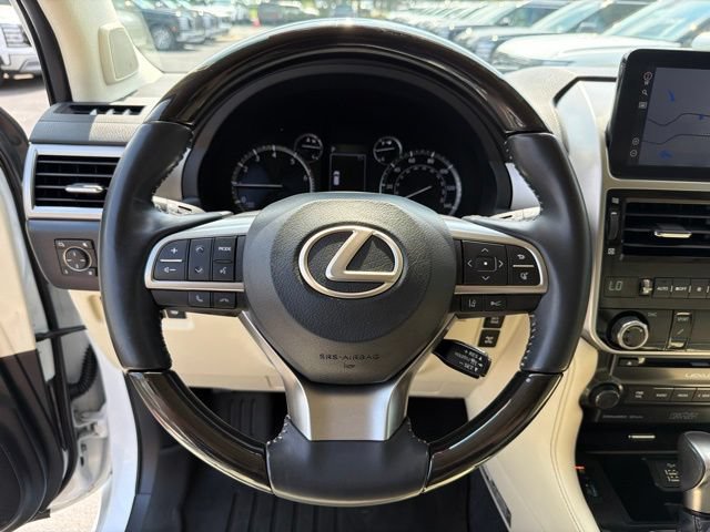 Used 2023 Lexus GX 460 Luxury w/ Sport Design Package AWD/4WD image 15