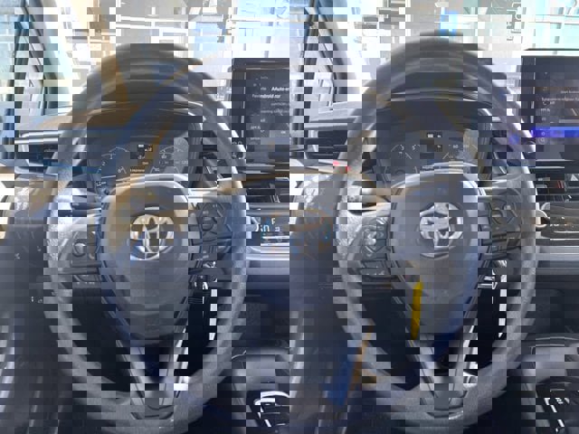 Used 2025 Toyota Corolla LE image 10