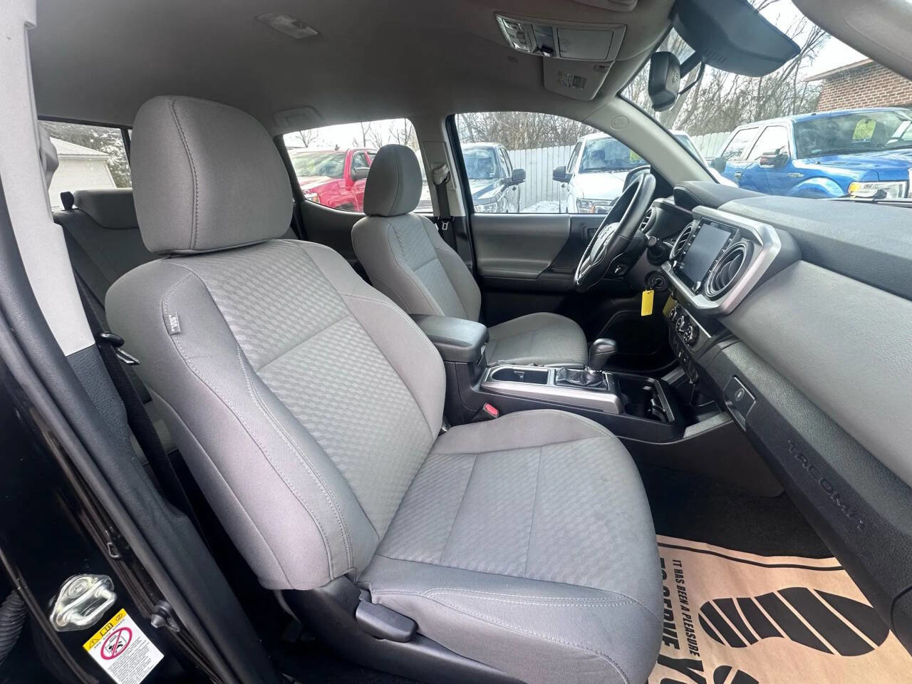 Used 2020 Toyota Tacoma SR5 image 13