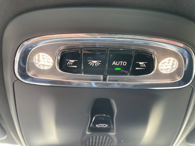 Used 2019 Volvo S60 T5 R-Design image 11