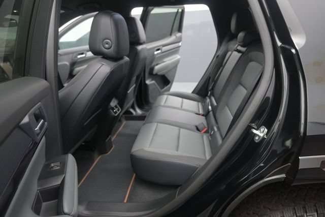 New 2026 GMC Terrain AT4 w/ LPO, Black Badging Package AWD/4WD image 13