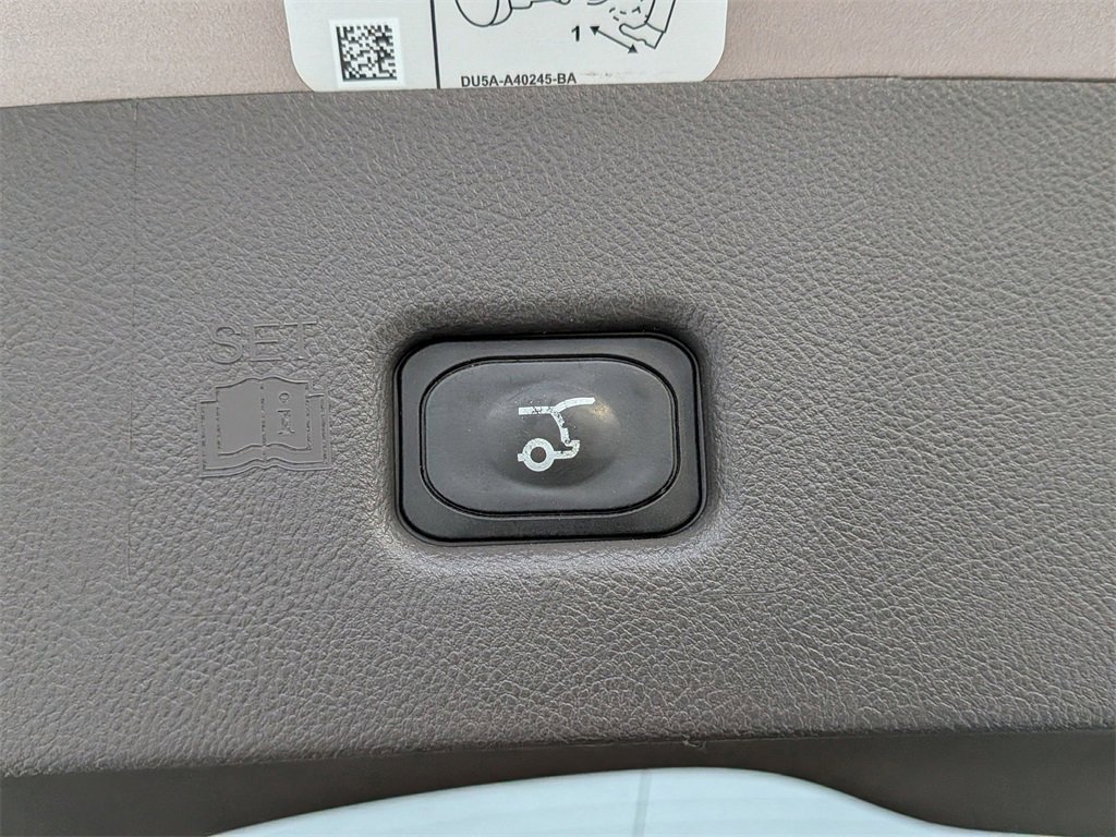 Used 2019 Lincoln Nautilus Select image 29