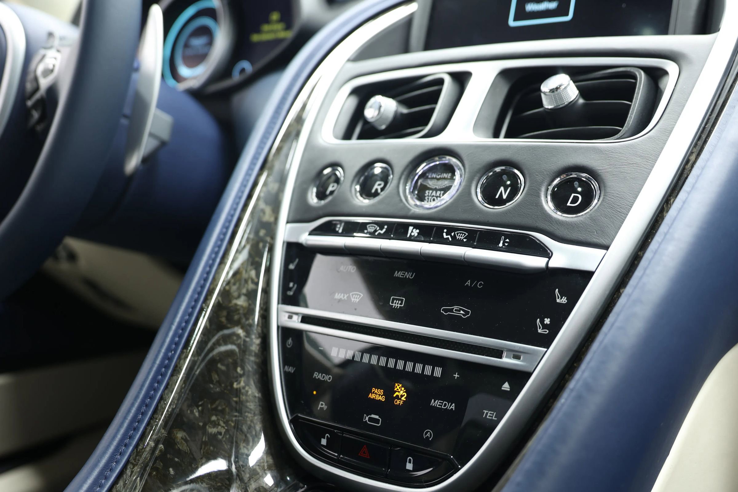 Used 2017 Aston Martin DB11 V12 image 91