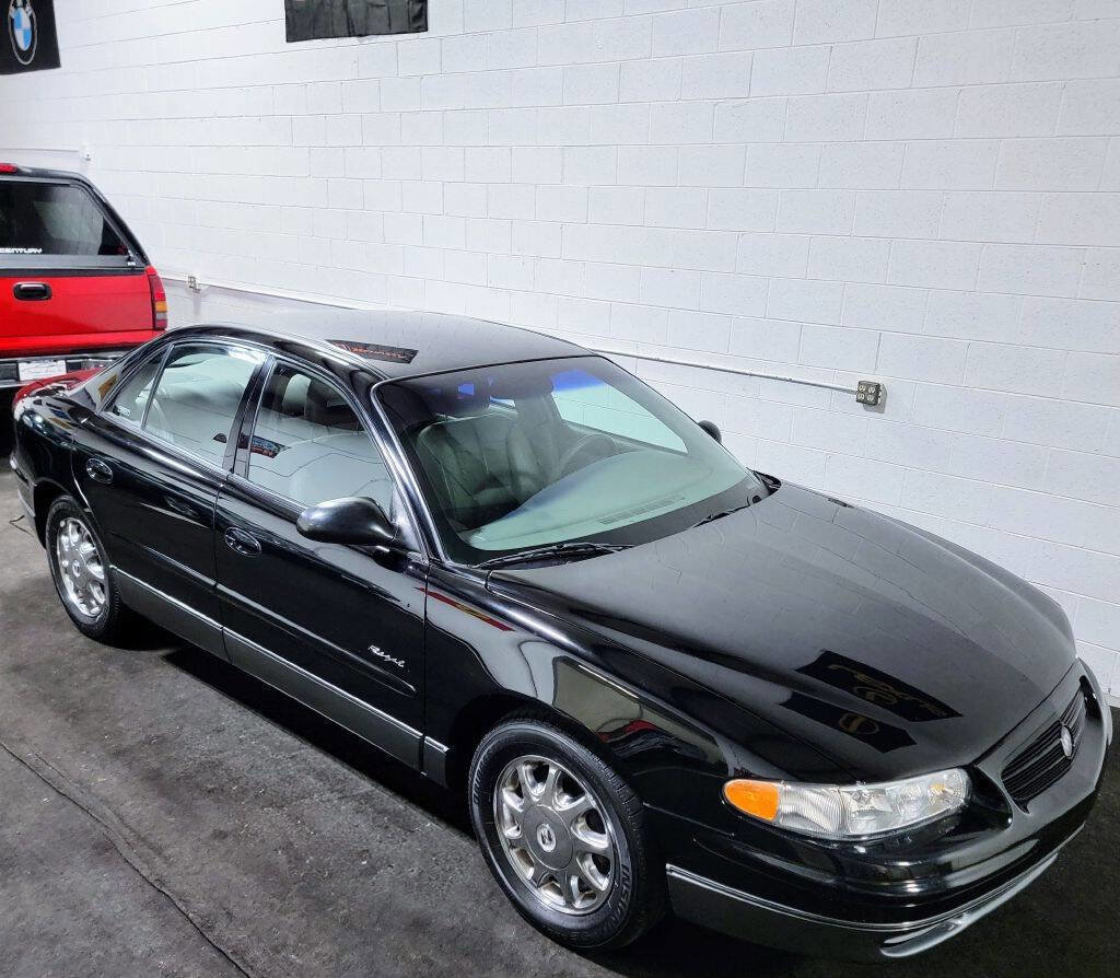 Used 2000 Buick Regal GS w/ Luxury Pkg FWD image 2