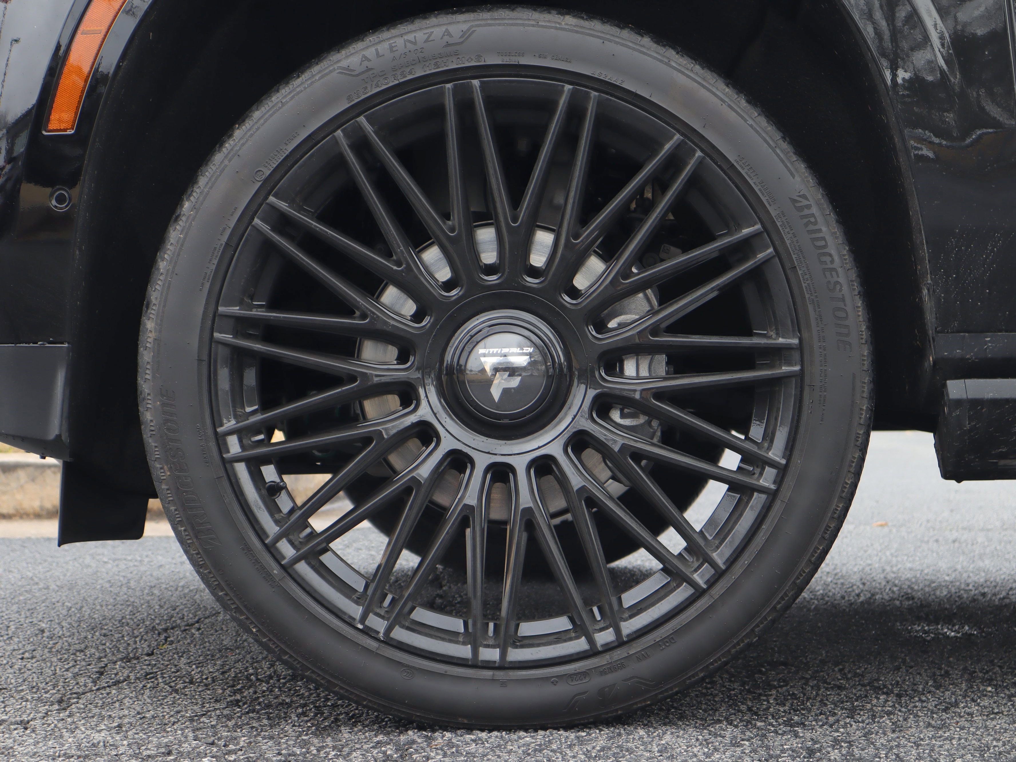 Used 2025 GMC Yukon XL Denali Ultimate image 8