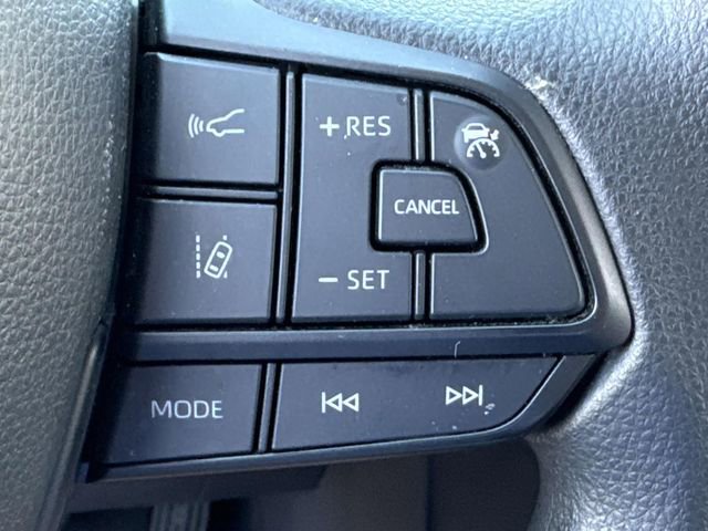 Used 2022 Toyota Sienna LE image 28