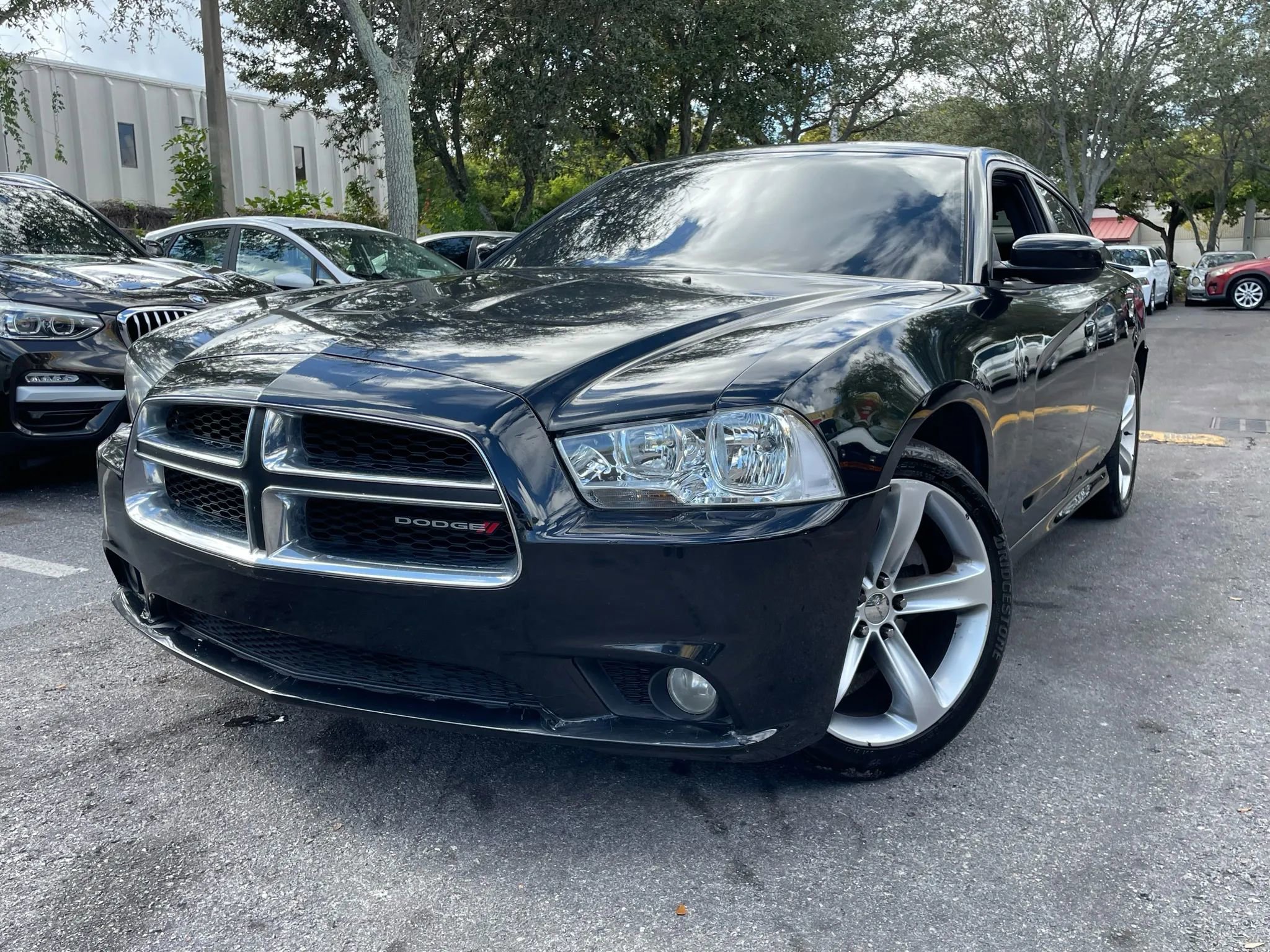 Used 2013 Dodge Charger SE image 2