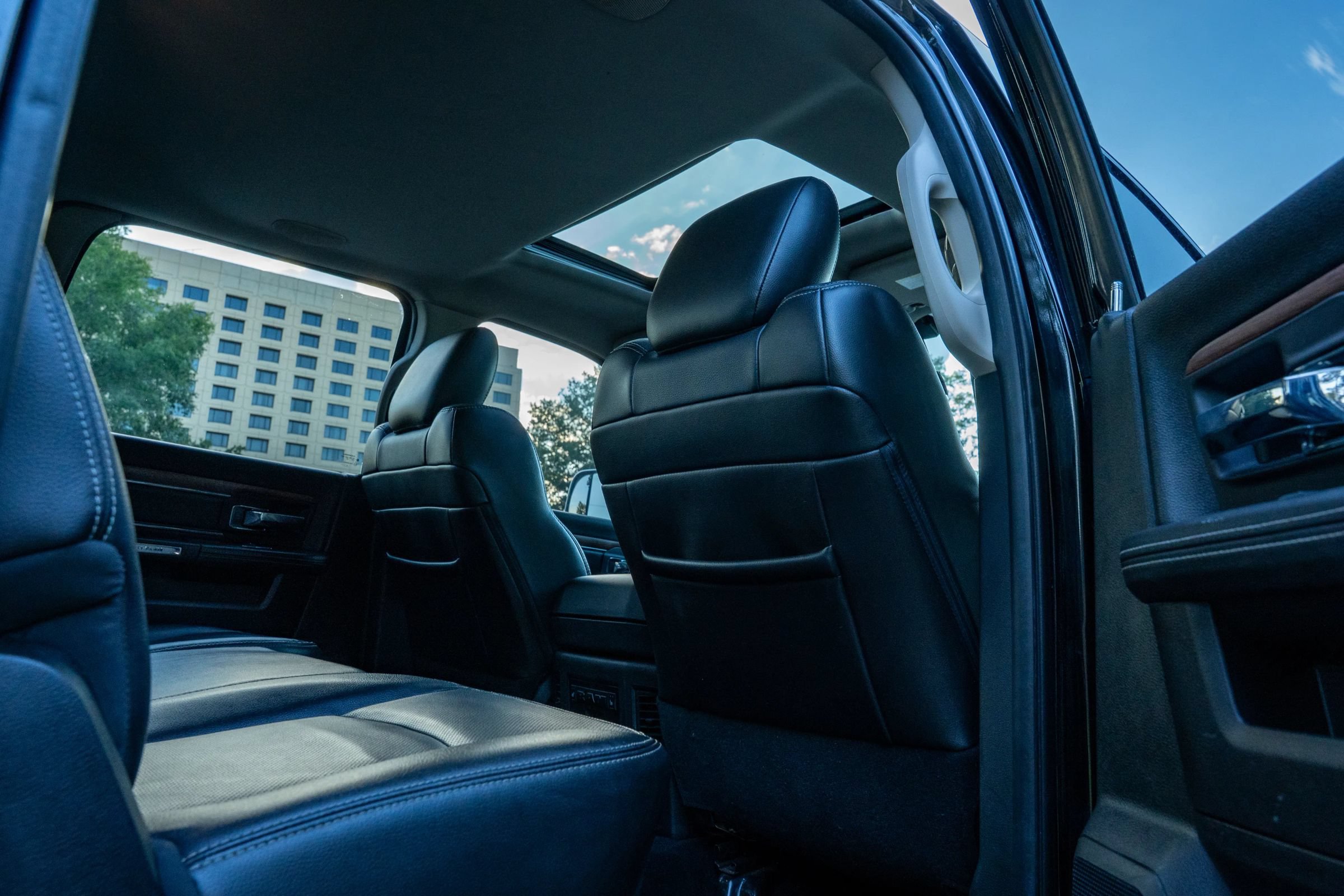Used 2014 RAM 1500 Laramie w/ Convenience Group AWD/4WD image 15